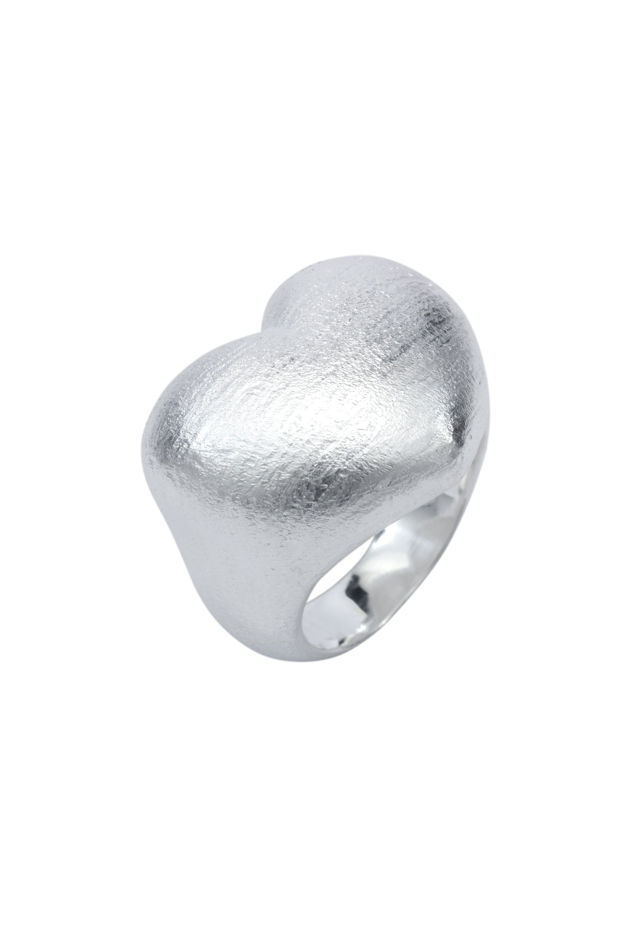 FROSTED HEART SILVER RING