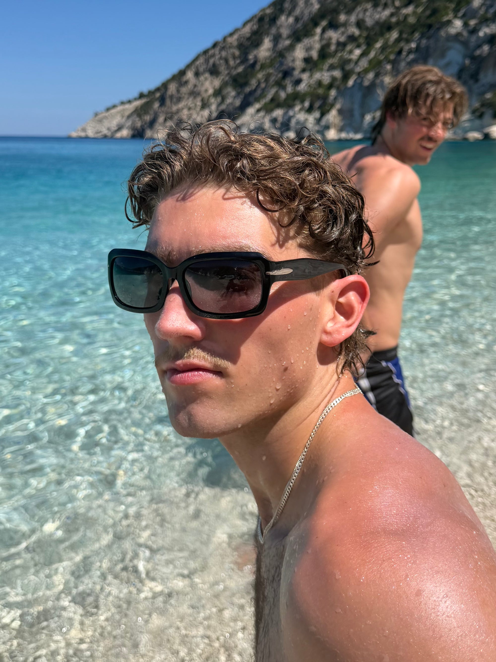 ZURI BLACK SUNGLASSES
