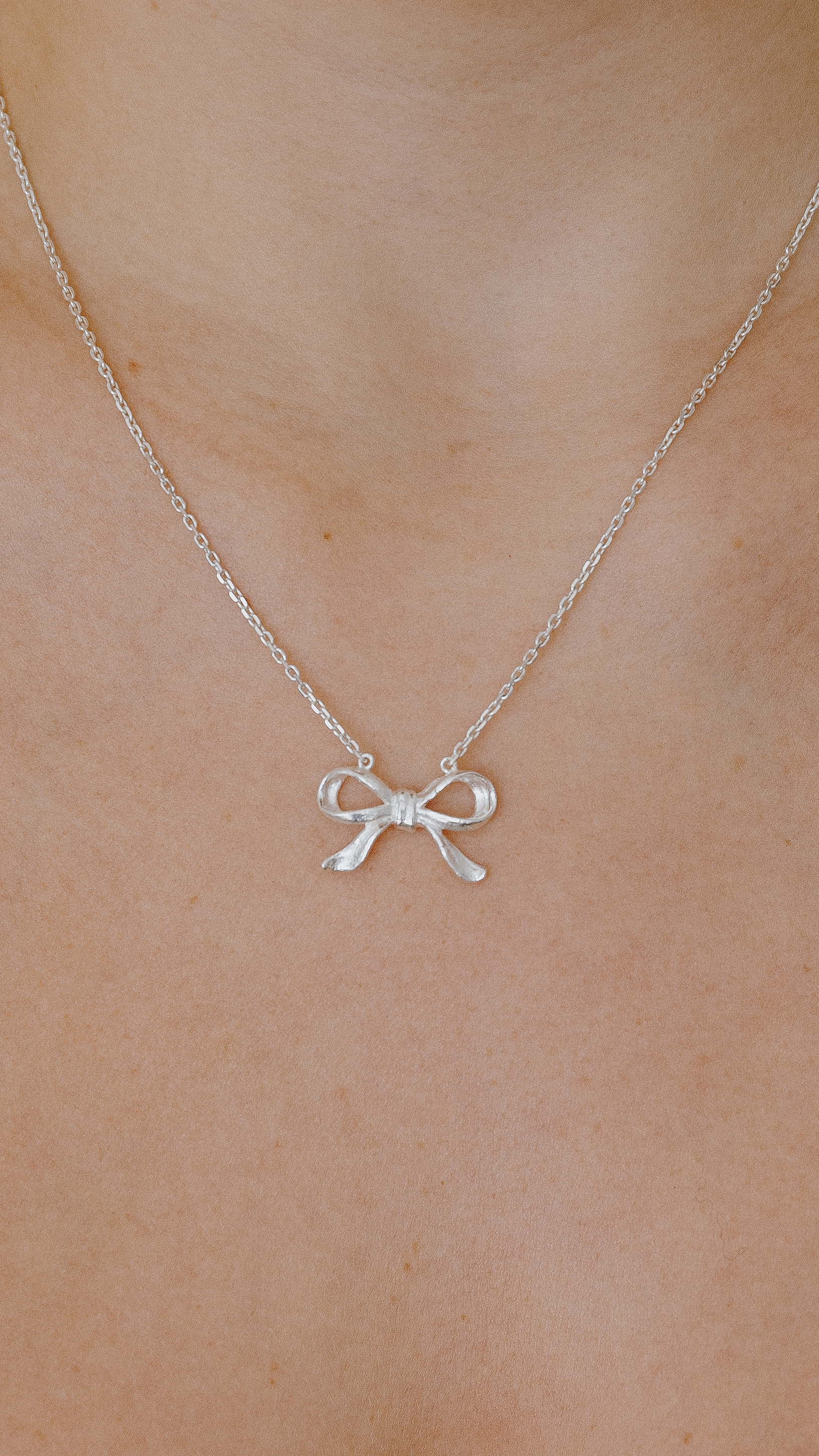 Tiffany silver sale bow necklace